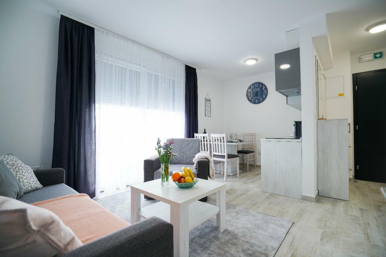 Apartmani Zupan Sukošan Екстериор снимка